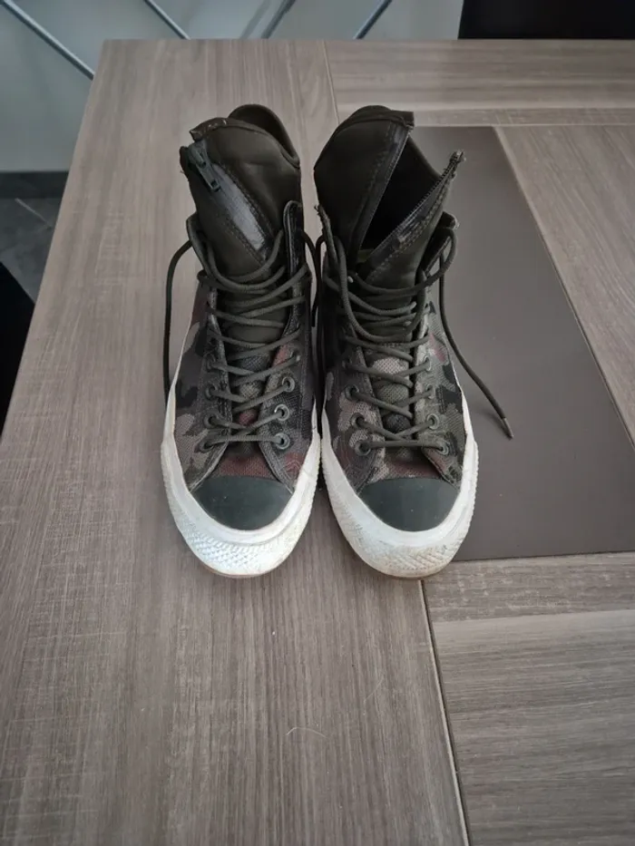 Converse militaire