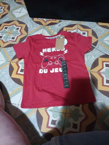 Tee short 5 ans avec étiquette