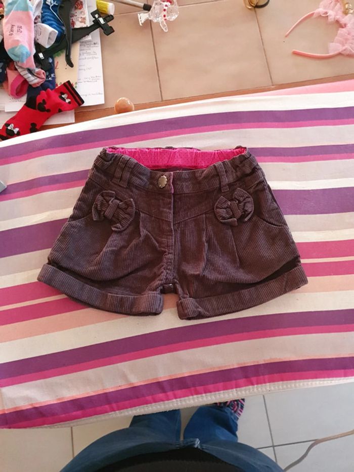 Short 3 ans