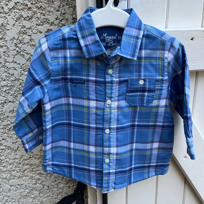 Chemise garçon hiver taille  6  mois  marque Mayoral Baby .