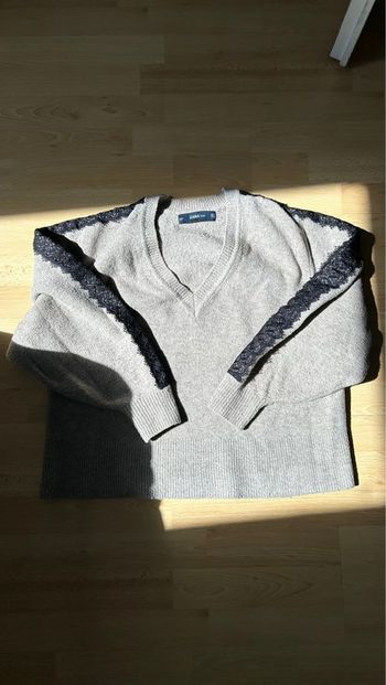 pull col V dentelle