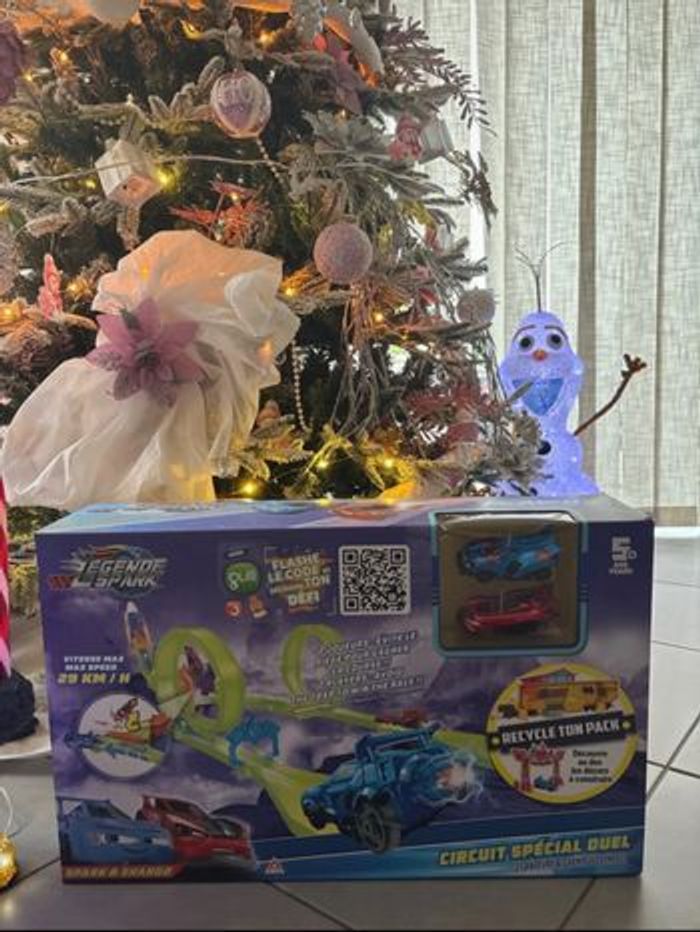 La légende de Spark – Circuit Spécial Duel + 2 Lanceurs Turbo Réacteur + 2 Véhicules - photo numéro 2