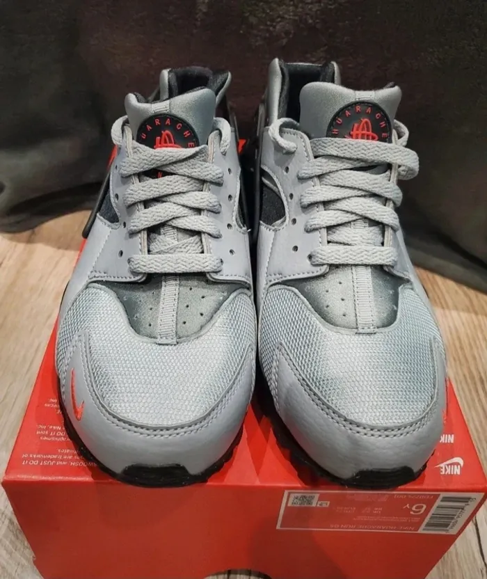 Basket Nike Huarache Run 38,5 Neuve - photo numéro 2