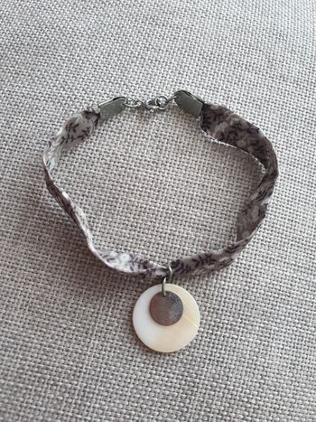 Bracelet tissus fleurie et nacre