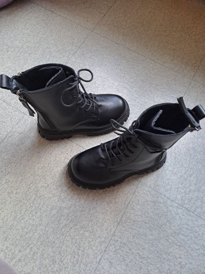 Bottine fille noire style rangers / P. 34 / Quasi Neuve - photo numéro 2