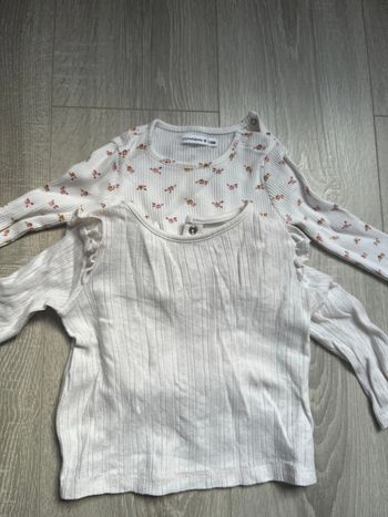 2 T-shirt manche longue côtelés 9-12 mois bébé fille