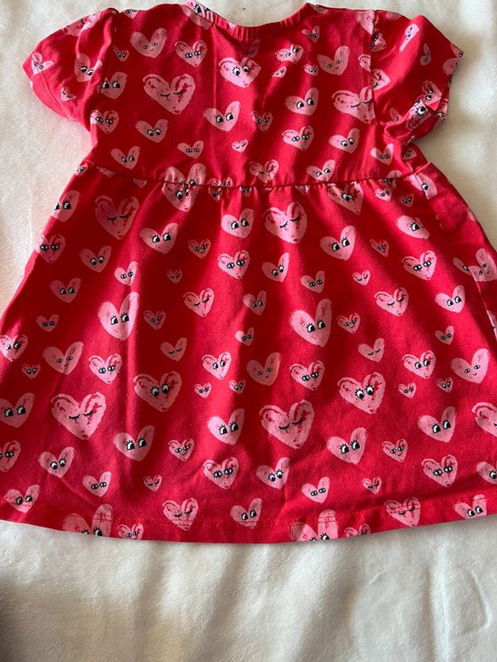 Robe avec cœurs taille 86 cm - photo numéro 3