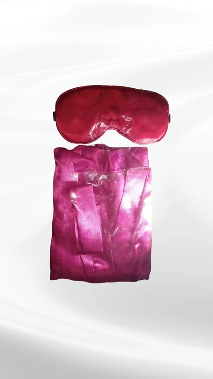 robe de chambre et son masque 10 ans