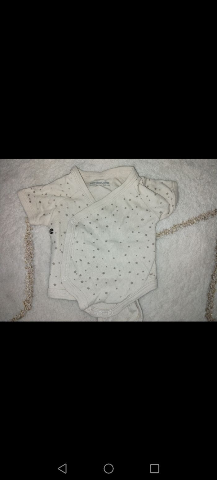 Lot 4 bodies taille naissanc