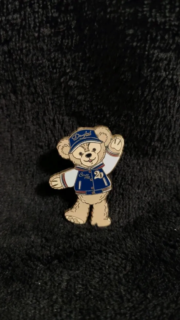 Pin's Disney Duffy 20 ans du parc