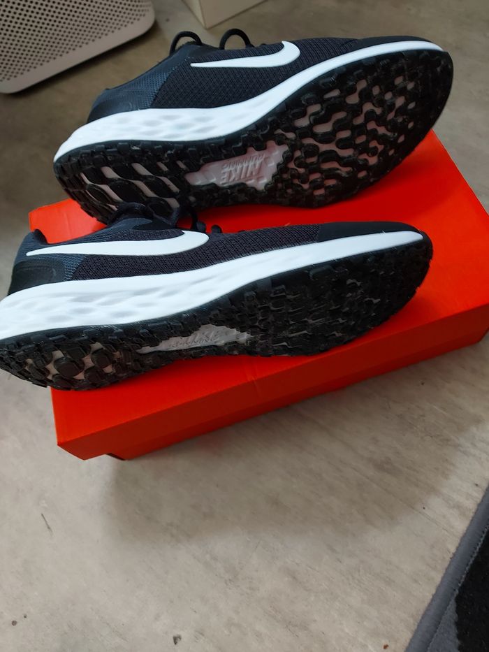 Nike révolution - photo numéro 3