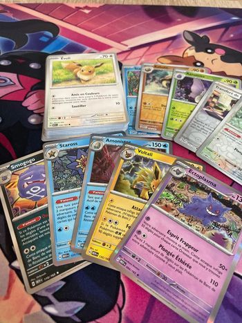 Lot de 45 cartes Pokémon série 151 sans double