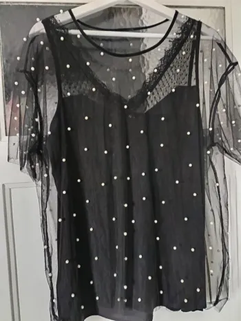 Blouse en tulle à perles et débardeur