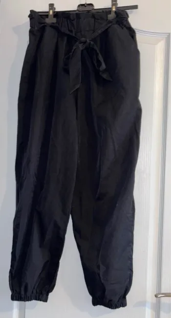 Pantalon en très bon état fluide noir