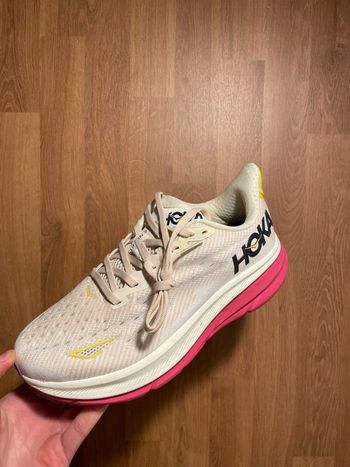 Hoka Clifton 9