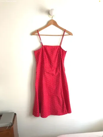 Robe Yessica rouge à pois blancs taille 40