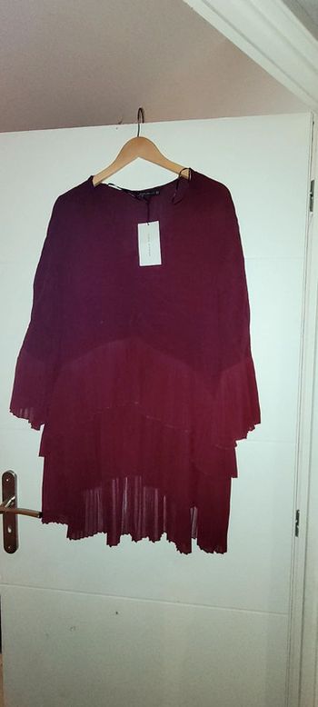 Robe Zara bordeaux plissée neuve avec étiquette idéale fêtes taille 42
