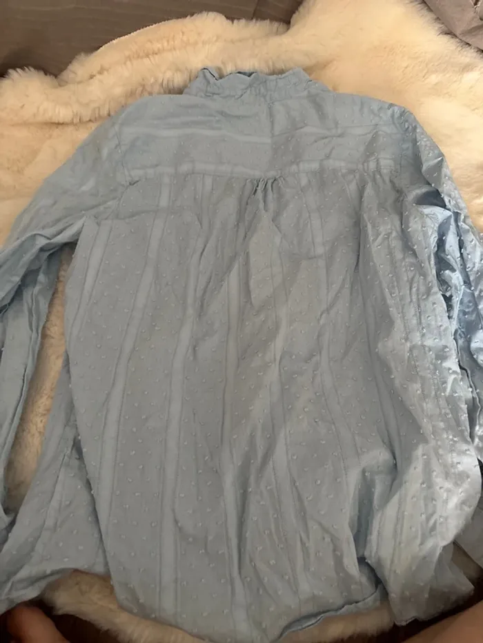 Blouse bleue taille 46 mais taille petit - photo numéro 5