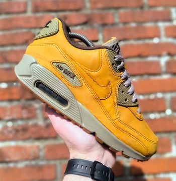 Baskets Nike air max 90 wheat pack marron pointure 37 bon état sans boîte