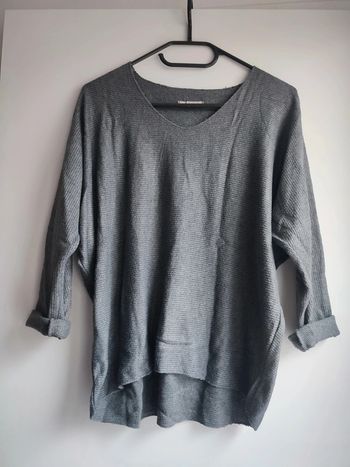 Pull chauve souris gris