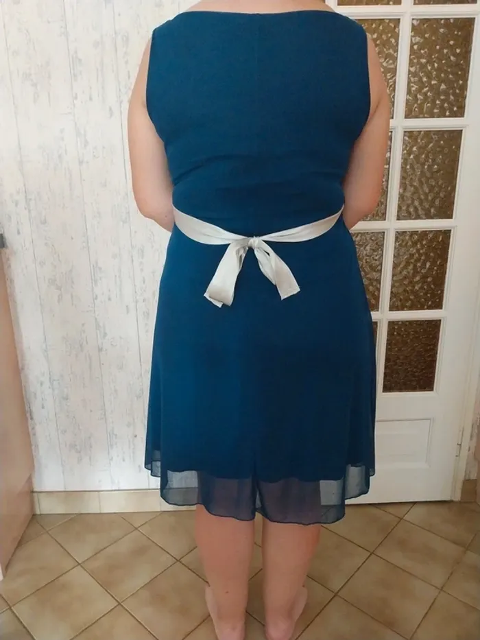 Robe de cérémonie T.M - photo numéro 4