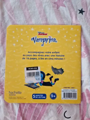 Petit livre Disney Vampirina histoire du soir photo de classe