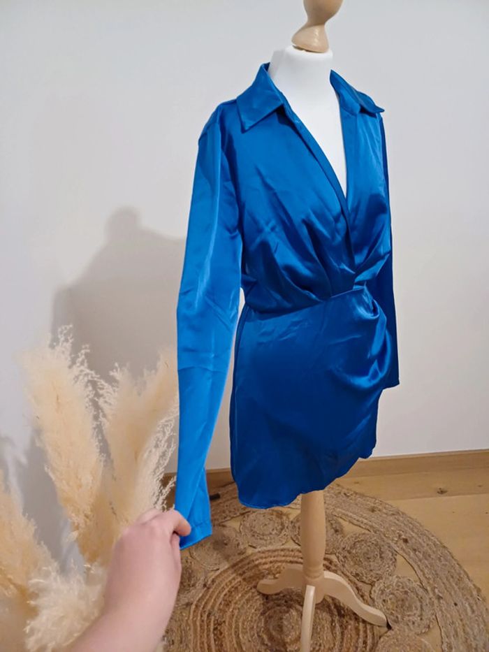 Robe bleue satinée cache-coeur Most Wanted taille XS 34 - photo numéro 5