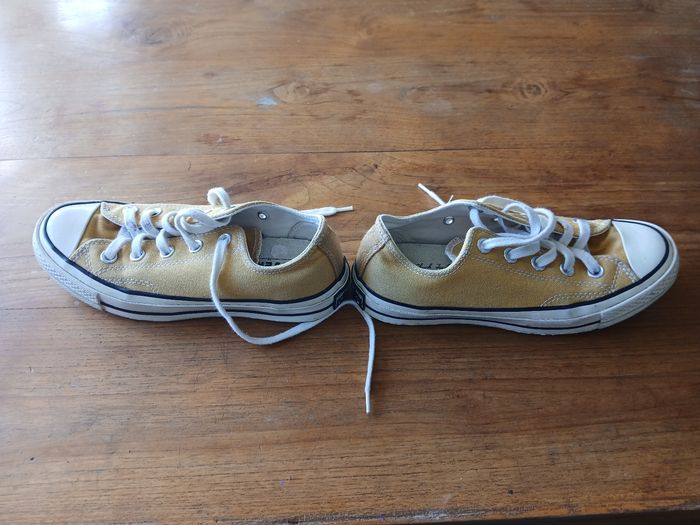 Converses basses jaunes - photo numéro 3