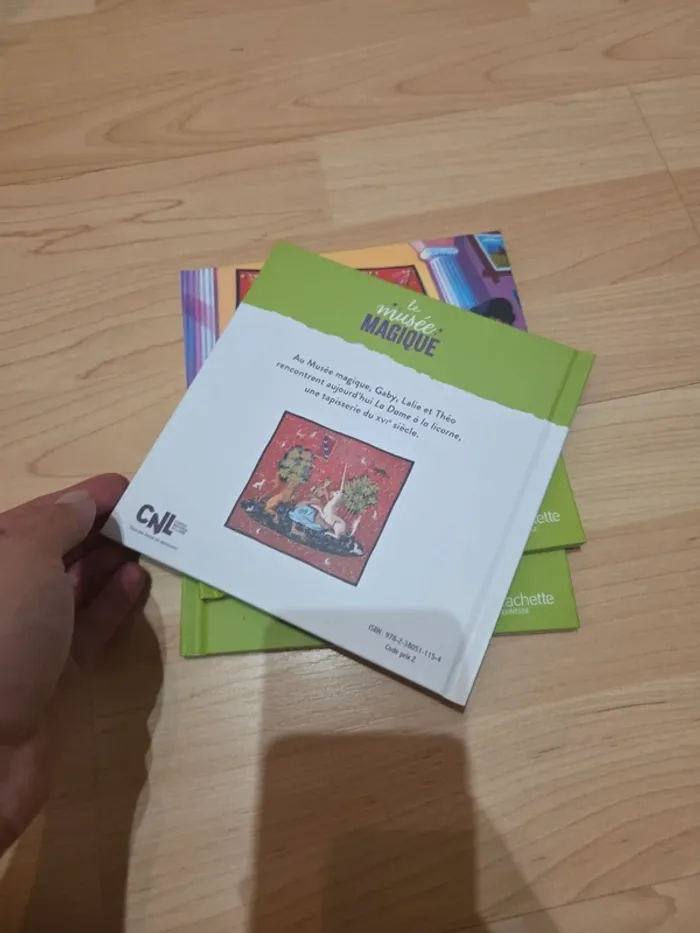 Livre macdo la dame a la licorne 2025 - photo numéro 2