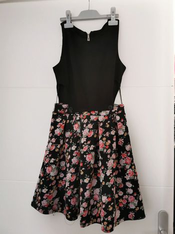 Petite robe fleurie taille S