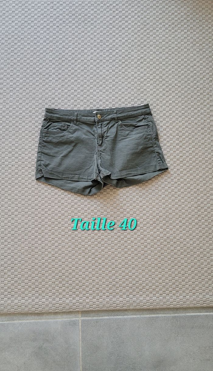 Short en jeans taille 40 Très bon état
