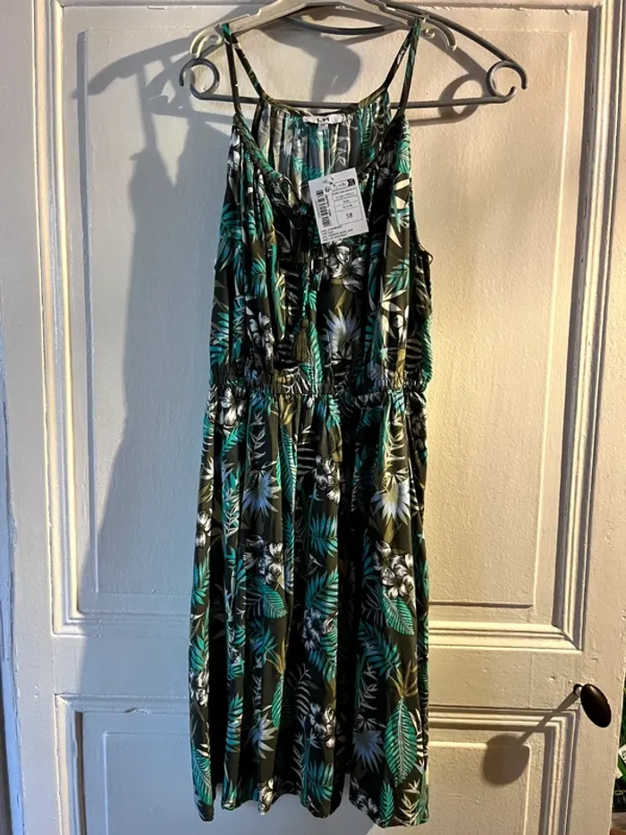 Robe neuve fleurie verte la halle taille 38