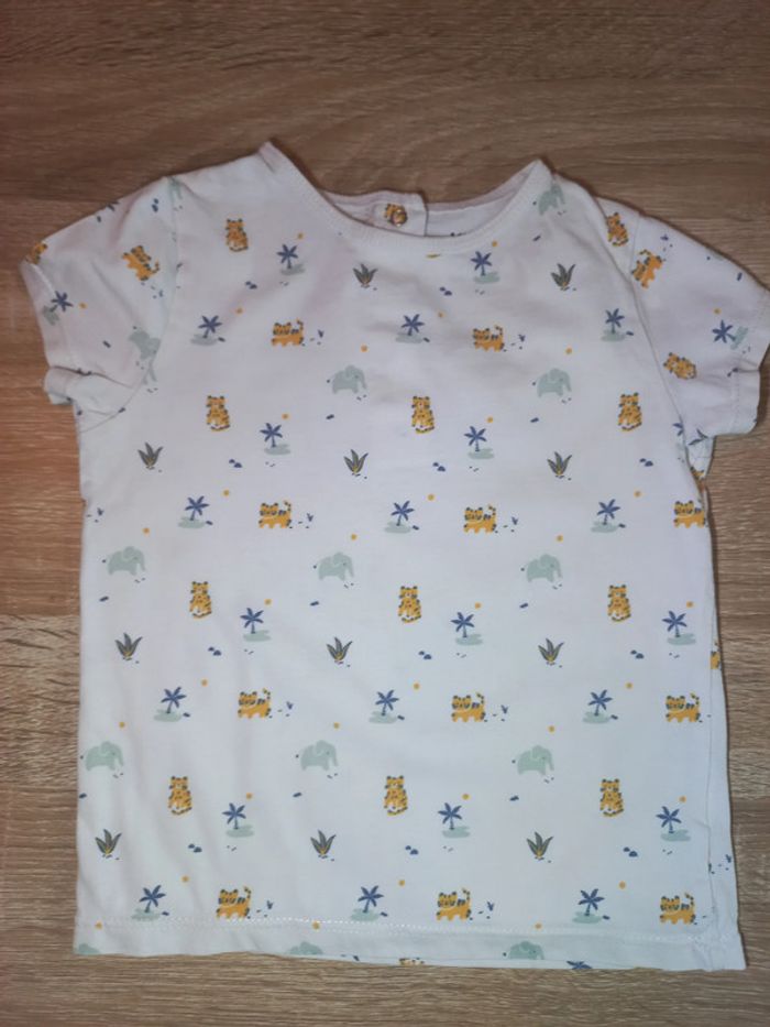 Vends t-shirt manches courtes 24 mois