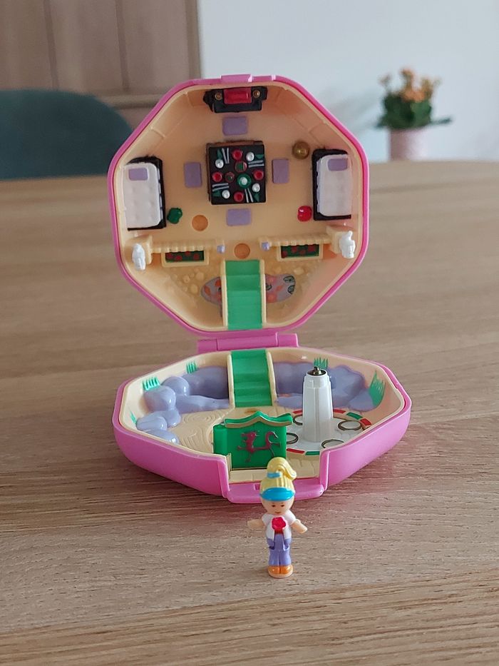 Polly pocket suki