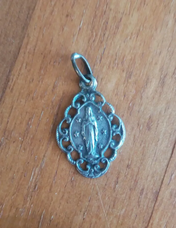 souvenir de Lourdes ancien bijou pendentif médaille argent