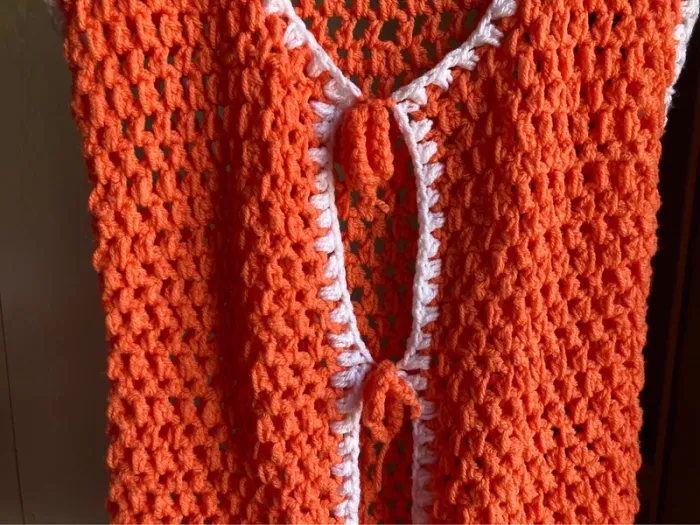 Superbe gilet cardigan sans manches crocheté à la main neuf taille M - photo numéro 4