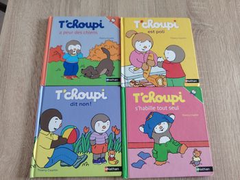 Lot de 4 livres de T'choupi tbe