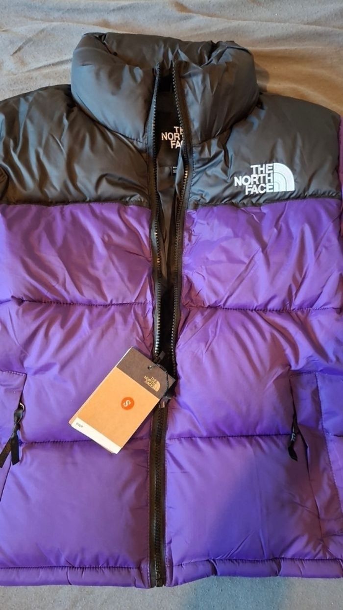Doudoune North Face violette taille S - photo numéro 4
