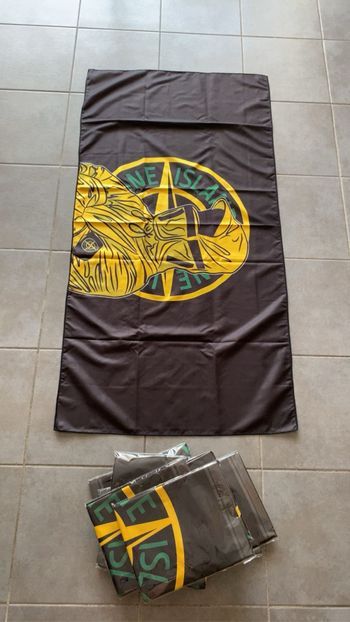 Serviette de plage stone island
