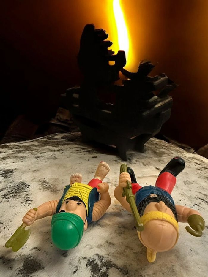 Lot 5 Figurines Vintage : 4 Pirates + 1 Chevalier - photo numéro 5