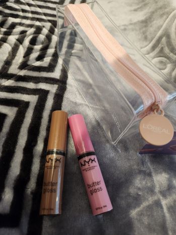 Lot gloss neuf nyx & trousse l’oreal
