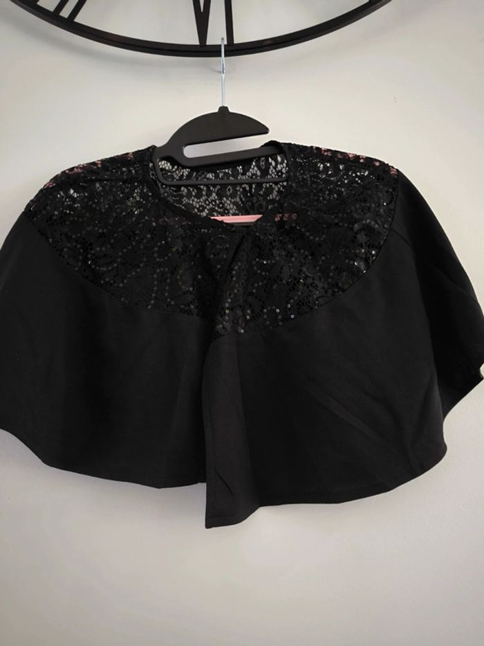 Robe avec cape Avon taille 52 54neuve - photo numéro 9