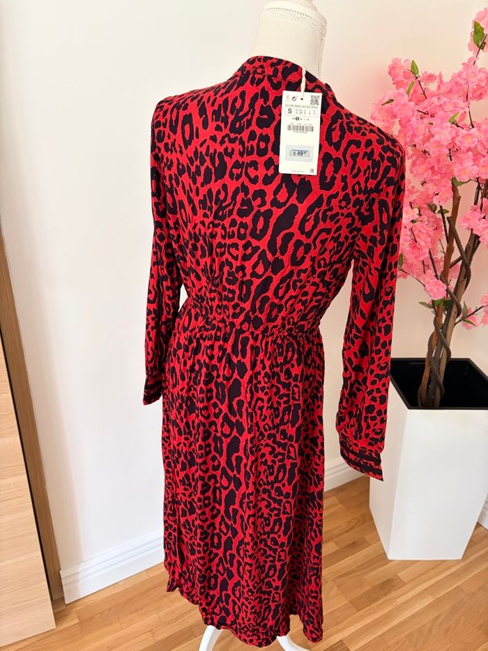 Robe Zara neuve taille S - photo numéro 2