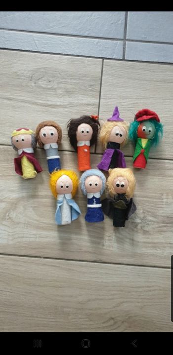 8 marionnettes de doigts enfants