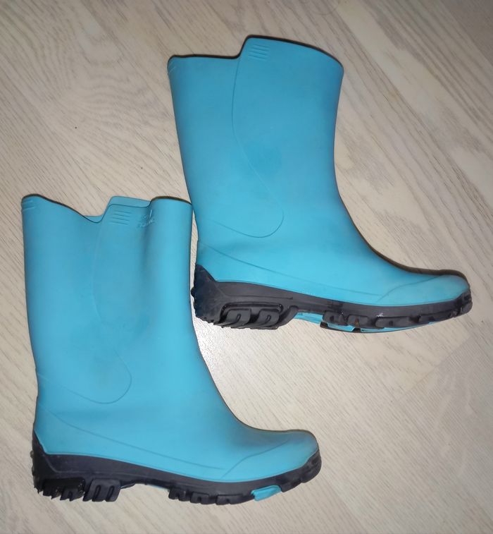 Bottes de pluie automne bleu turquoise clair Solognac 
P. 25-26 - photo numéro 2