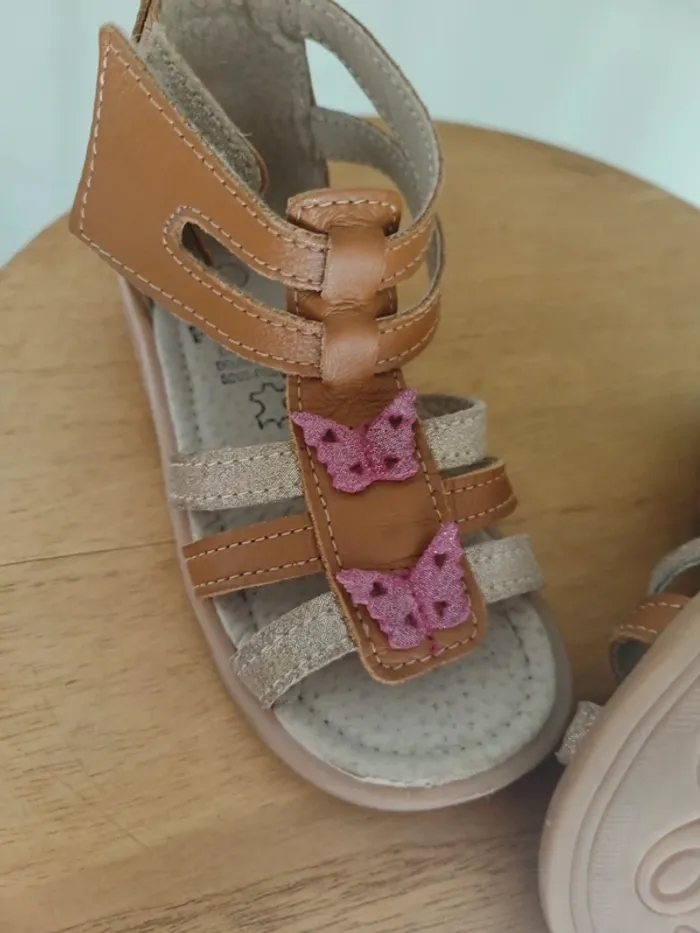 Sandales vrai cuir très bon état - photo numéro 2