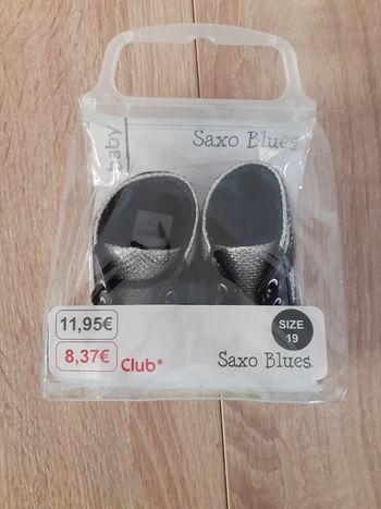 Chaussures neuf taille 19