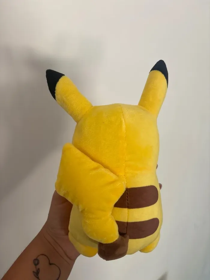 Peluche Pokémon Pikatchu - photo numéro 2