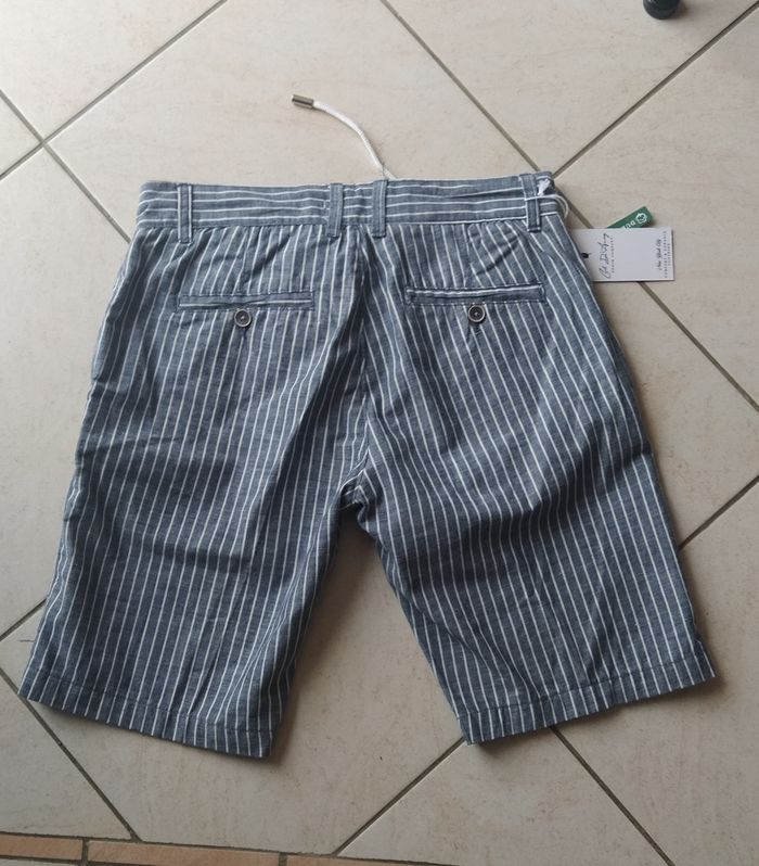 Short rayé neuf - photo numéro 2