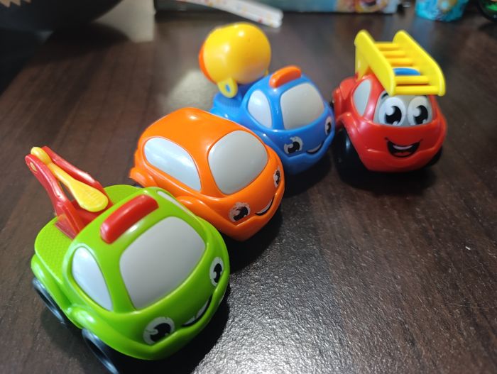Lot de petite voiture - photo numéro 4